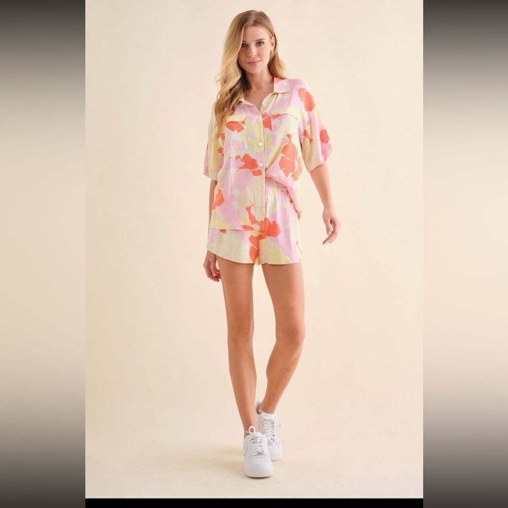 Hersy set two-piece shorts and multicolored shirt floral NEW